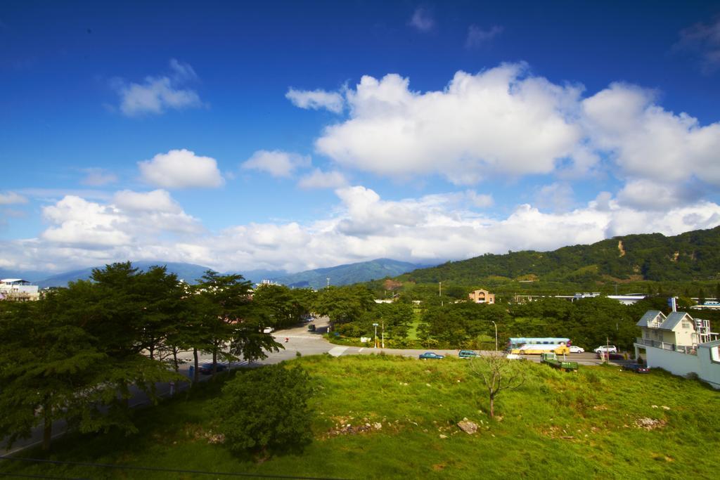 草莓牛奶台東民宿可洽包棟 Bed & Breakfast Taitung Exterior photo